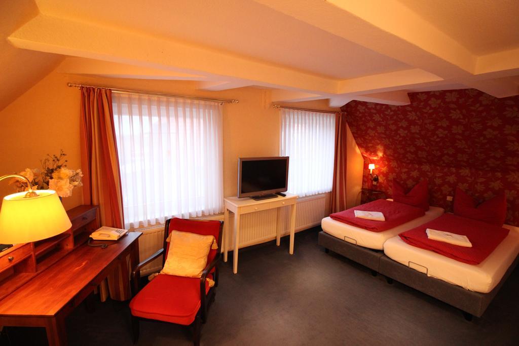 Hotel Garni Zur Linde Hitzacker Esterno foto